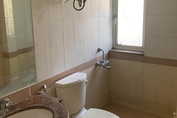 Bathroom in 3 BHK Apartment at Bestech Park View City 2, Sector 49 – for Rent