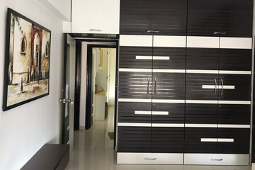 Room in 2 BHK Apartment at Swapna Deep Apartment, Andheri West – for Rent