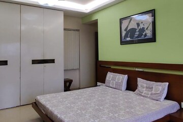 Bedroom in 4 BHK Apartment at Ajmera Beverly Hills and Royal Empire, Andheri West – for Rent