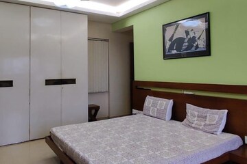 Bedroom in 4 BHK Apartment at Ajmera Beverly Hills and Royal Empire, Andheri West – for Rent