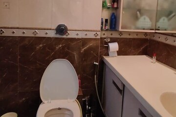 Bathroom in 4 BHK Apartment at Ajmera Beverly Hills and Royal Empire, Andheri West – for Rent
