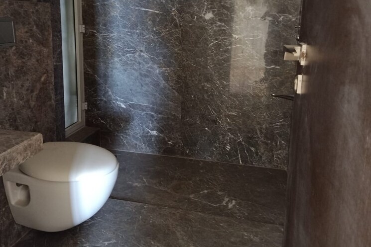 Bathroom, bharat-skyvistas 5 Bedroom 3600 Sq.Ft. Apartment In Andheri West Mumbai 2931905