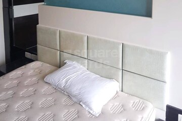 Bedroom in 4 BHK Apartment at The Springfields, Andheri West – for Rent