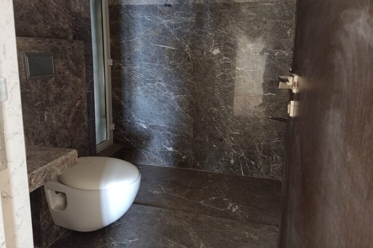 Bathroom, bharat-skyvistas 4 Bedroom 2600 Sq.Ft. Apartment In Andheri West Mumbai 2940668