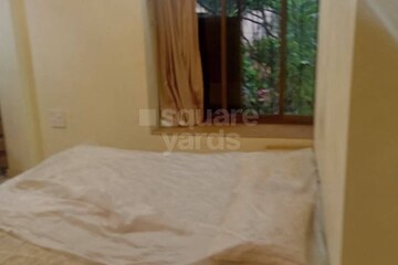 Bedroom in 2 BHK Apartment at Juhu Road – for Rent