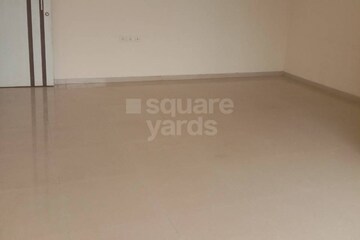 Room in 2 BHK Apartment at Motwani Deep Tower, Andheri West – for Rent