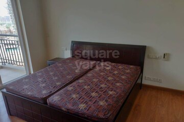 Bedroom in 2 BHK Apartment at Central Park Resorts, Sector 48 – for Rent