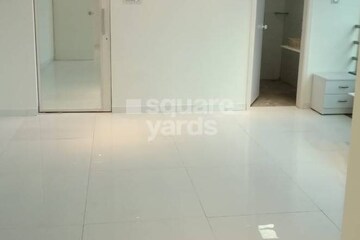 Bedroom in 5 BHK Apartment at Oberoi Realty Springs, Andheri West – for Rent