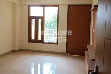 Living Room in 3 BHK Builder Floor at Ansal Esencia - Amara Villas, Sector 67 – for Rent