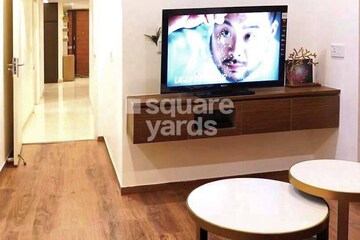 Room in 3 BHK Apartment at Ansal Esencia - Sovereign Floors, Sector 67 – for Rent