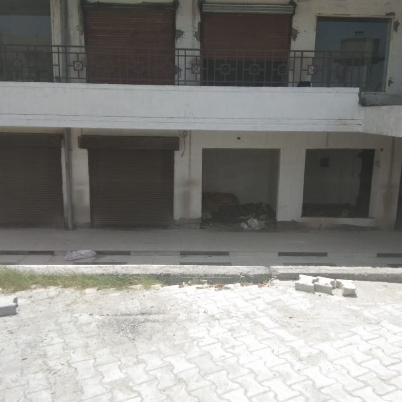 Resale Commercial Shop 367 Sq.Ft. in Supertech Green Village, Bijli