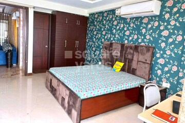Room in 3 BHK Builder Floor at Sector 15 ii – for Rent
