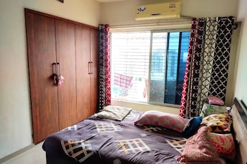 Bedroom in 2 BHK Apartment at Ghatkopar East – for Rent