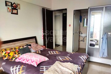 Bedroom in 2 BHK Apartment at Ghatkopar East – for Rent
