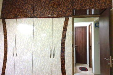 Bedroom in 2.5 BHK Apartment at Kalpataru Aura, Ghatkopar West – for Rent