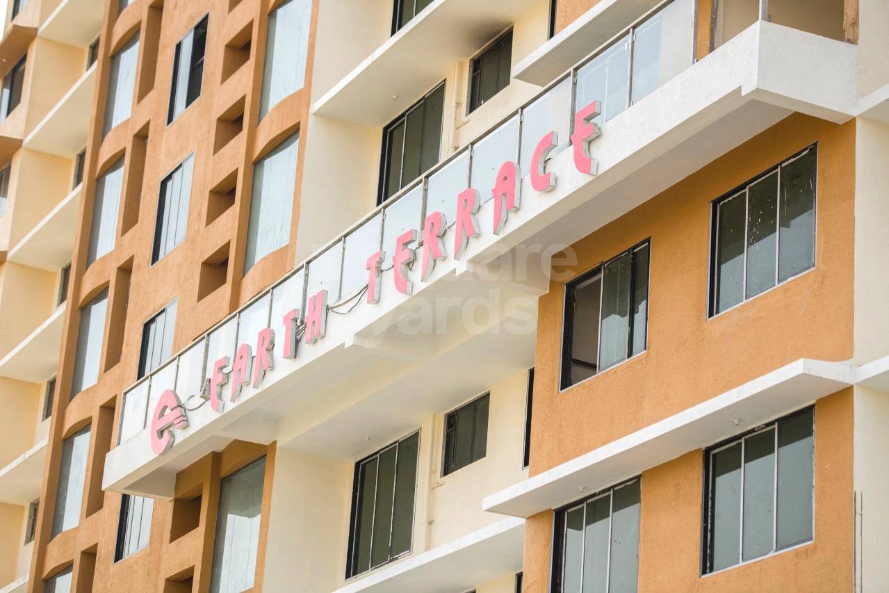 Resale 2 Bedroom 650 Sq.Ft. Apartment in Earth Terrace, Goregaon West