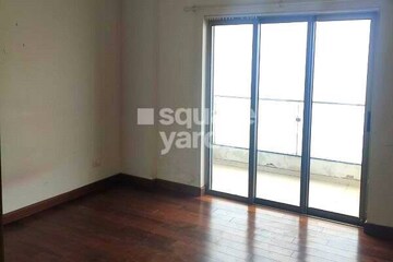 Room in 3 BHK Apartment at Tata Raheja Raisina Residency, Sector 59 – for Rent