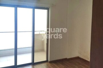 Room in 3 BHK Apartment at Tata Raheja Raisina Residency, Sector 59 – for Rent