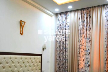 Bedroom in 3 BHK Builder Floor at Ansal Esencia - Amara Villas, Sector 67 – for Rent