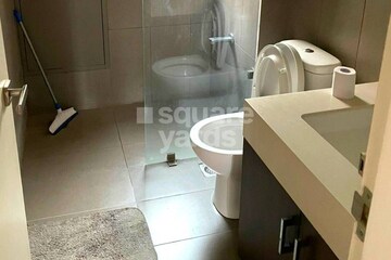 Bathroom in 3 BHK Apartment at Ireo Skyon, Sector 60 – for Rent