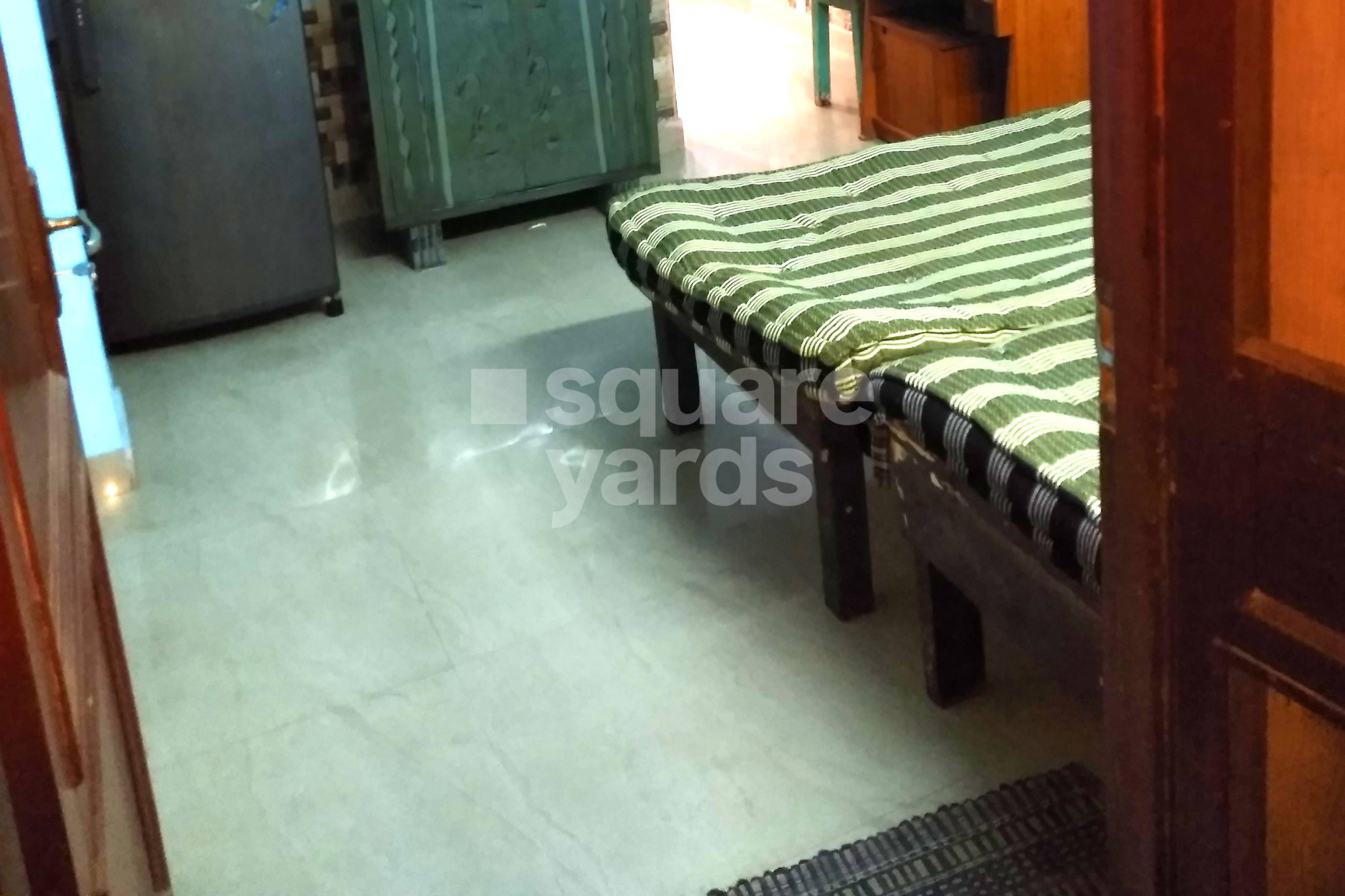 Rental Studio 180 Sq.Ft. Apartment in RWA Block B Dayanand Colony