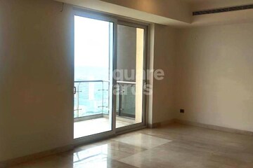 Room in 3 BHK Apartment at Dhoot Time Residency, Sector 63 – for Rent