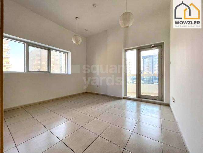 1 BR 807 Sq.Ft. Apartment in axis residence 4
