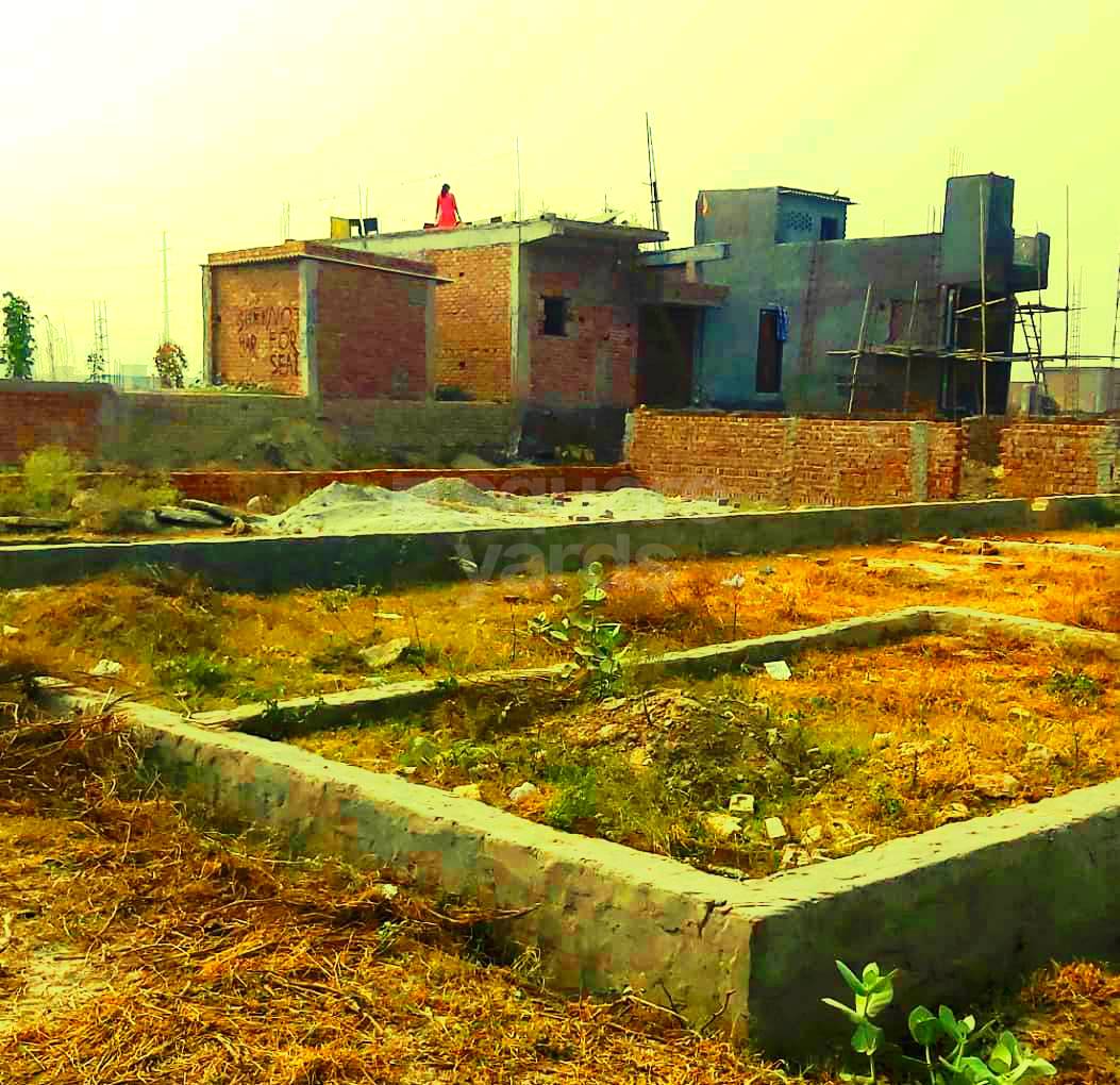 Resale 900 Sq.Ft. Plot in Noida Expressway Noida 5042485