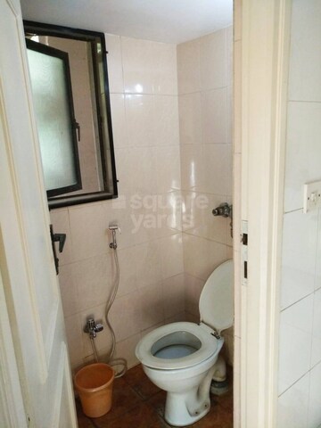 Bathroom in 1 BHK Apartment at Thane West – for Rent