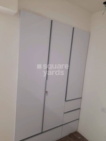 Room in 3 BHK Apartment at Sector 70a – for Sale