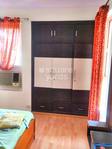 Bedroom in 3 BHK Apartment at Orchid Petals, Sector 49 – for Rent