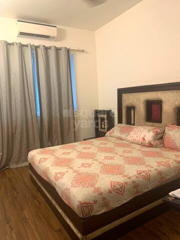 Bedroom in 4 BHK Apartment at Emaar The Palm Drive-The Premier Terraces, Sector 66 – for Rent