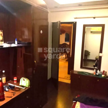 Master Bedroom in 3 BHK Apartment at Emaar MGF Emerald Hills, Sector 65 – for Rent