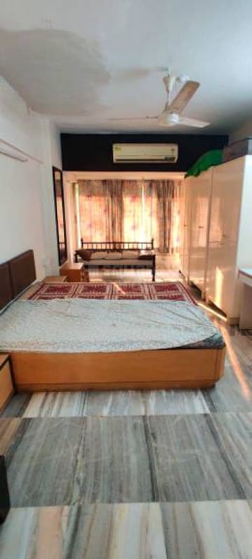 Master Bedroom in 2 BHK Apartment at Andheri West – for Rent