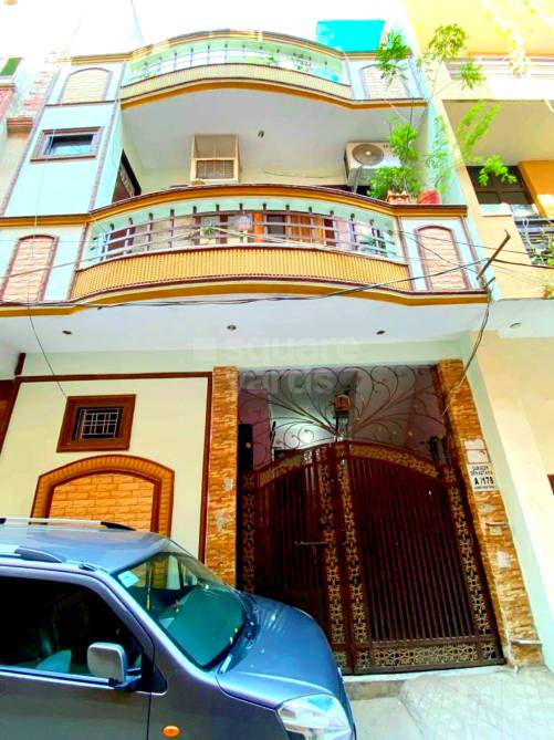 Resale 3 Bedroom 1350 Sq.Ft. Apartment in Laxman Vihar Gurgaon 3668352