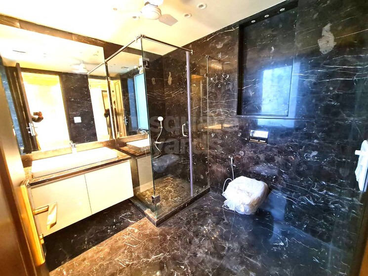 Attached Bathroom, rwa-safdarjung-enclave-block-a-1 4 Bedroom 300 Sq.Yd. Builder Floor In Safdarjung Development Area Delhi 3485653