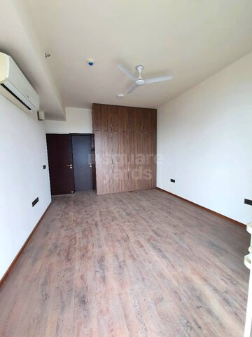 Room in 2 BHK Apartment at M3M Escala, Sector 70a – for Rent