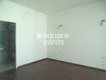 Room in 2 BHK Apartment at Emaar Emerald Estate, Sector 65 – for Rent