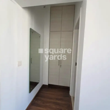 Room in 3 BHK Apartment at Emaar MGF The Palm Drive Villas, Sector 66 – for Rent