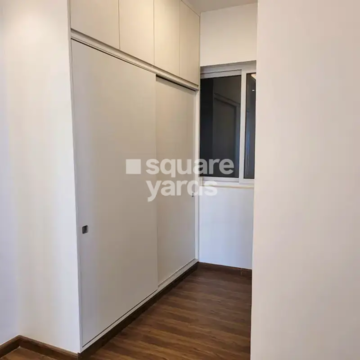 Room in 3 BHK Apartment at Emaar MGF The Palm Drive Villas, Sector 66 – for Rent