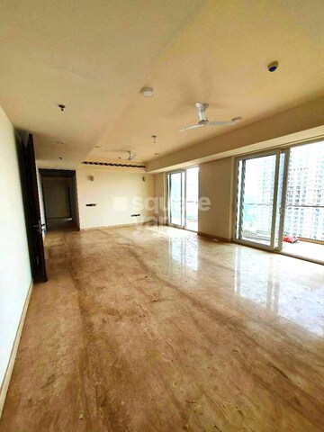 Room in 3 BHK Apartment at GPL Eden Heights, Sector 70 – for Rent