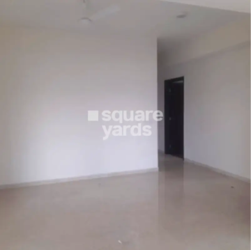 Room in 3 BHK Apartment at Tata Primanti-Tower Residences, Sector 72 – for Rent