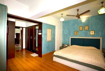 Master Bedroom in 4 BHK Apartment at Palash Towers, Andheri West – for Sale