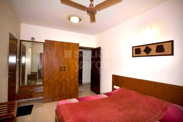 Bedroom in 4 BHK Apartment at Palash Towers, Andheri West – for Sale
