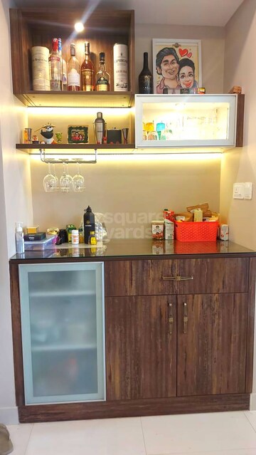 Furnished Amenities in 2 BHK Apartment at Indiranagar – for Rent