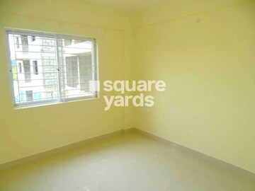Room in 2 BHK Apartment at Phoolbagan – for Rent