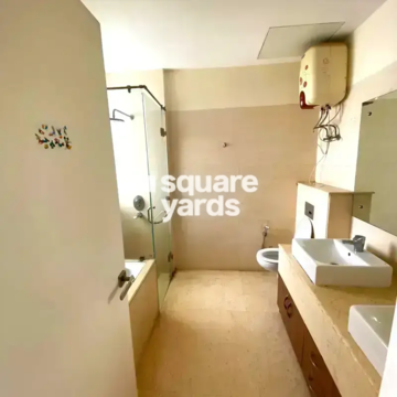 Bathroom in 3 BHK Apartment at Emaar Palm Hills, Sector 77 – for Rent