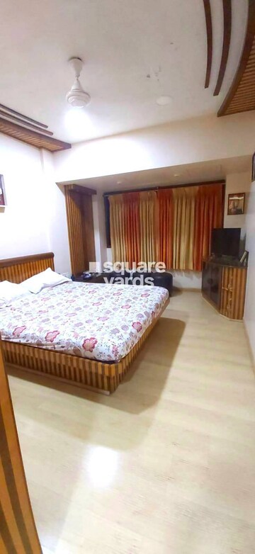 Bedroom in 2 BHK Apartment at Andheri West – for Sale