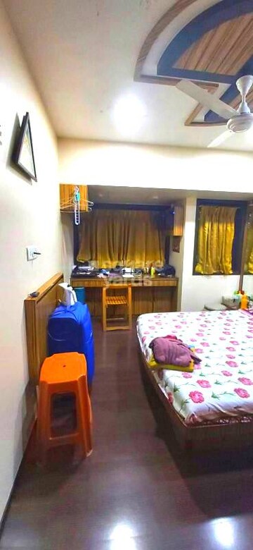 Room in 2 BHK Apartment at Andheri West – for Sale