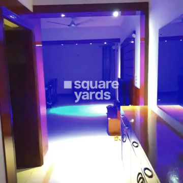 Room in 3 BHK Apartment at Orchid Petals, Sector 49 – for Rent